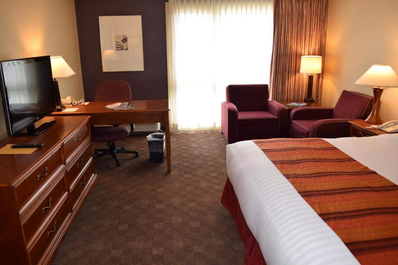 אמס Gateway Hotel And Conference Center מראה חיצוני תמונה